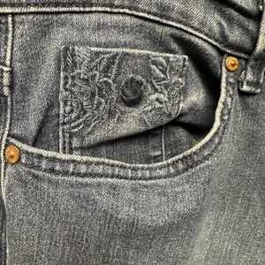 Gloria Vanderbilt Jeans Woman's Size 14 Amanda Blue Embroidered Flowers